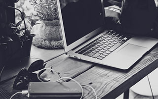 真假难辨！阿尔瓦雷斯巴萨传闻两极反转，1亿豪赌背后藏西甲变局